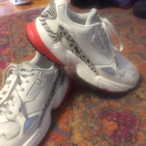 ADIDAS FALCON Retro “Dad Sneakers”